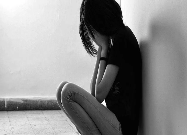 Father was raping his nine year old daughter, mother reached the police station; told this shameful story