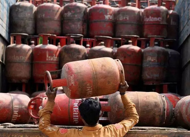LPG Price: Know who will get the gas cylinder for Rs 450, what will you have to do for this