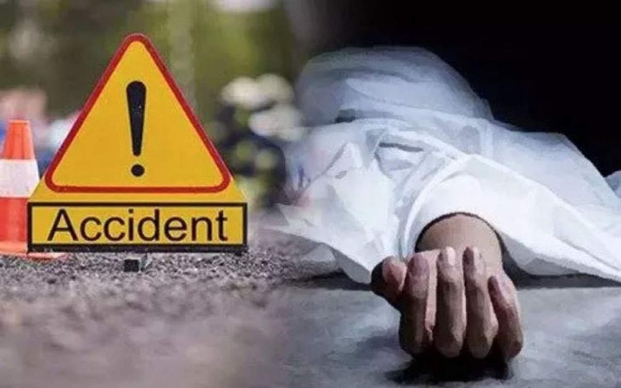 UP Accident: Two youths died in a road accident in Amethi, one seriously injured