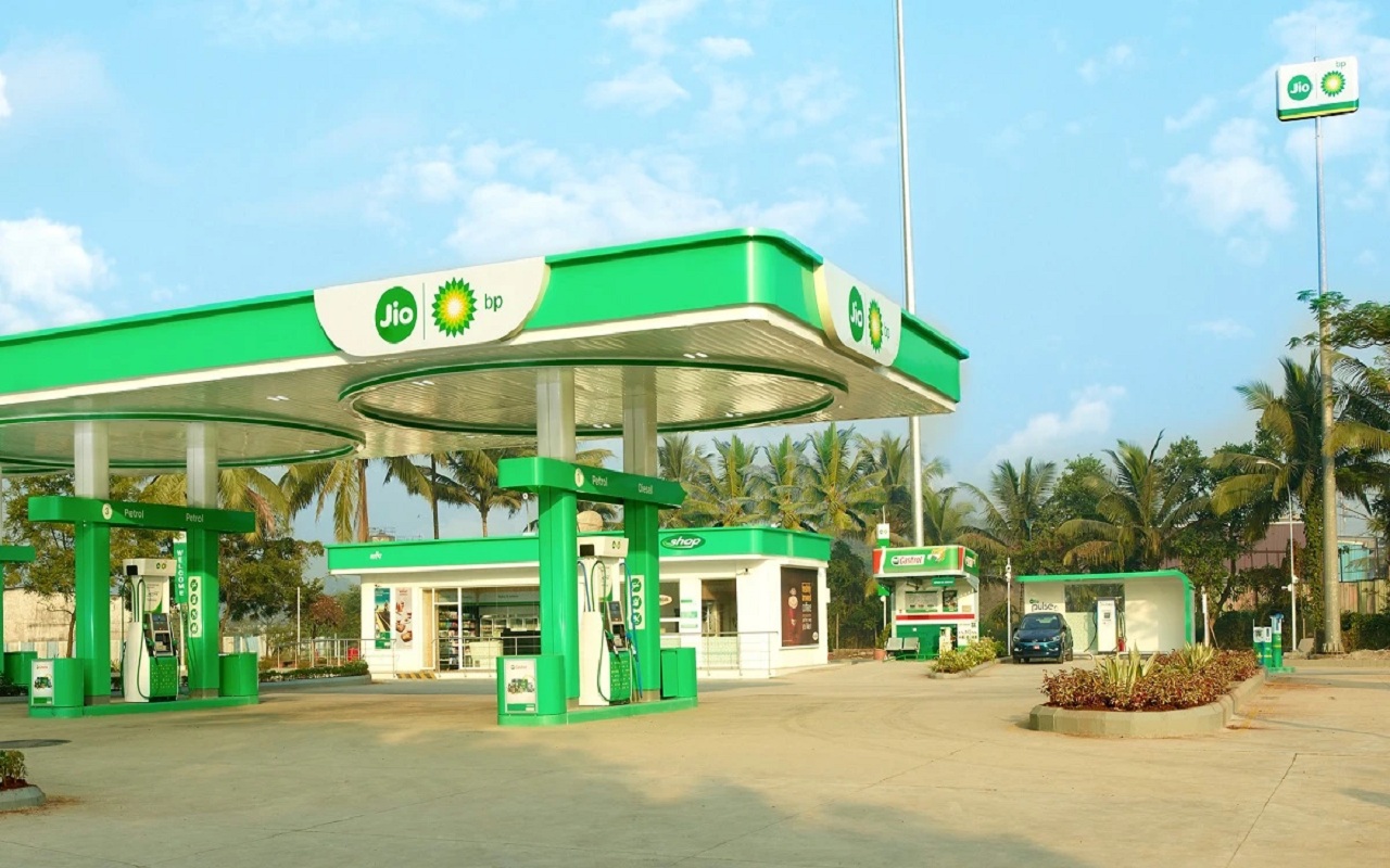 After Reliance-BP, now Naira Energy is selling petrol and diesel one rupee cheaper than PSU