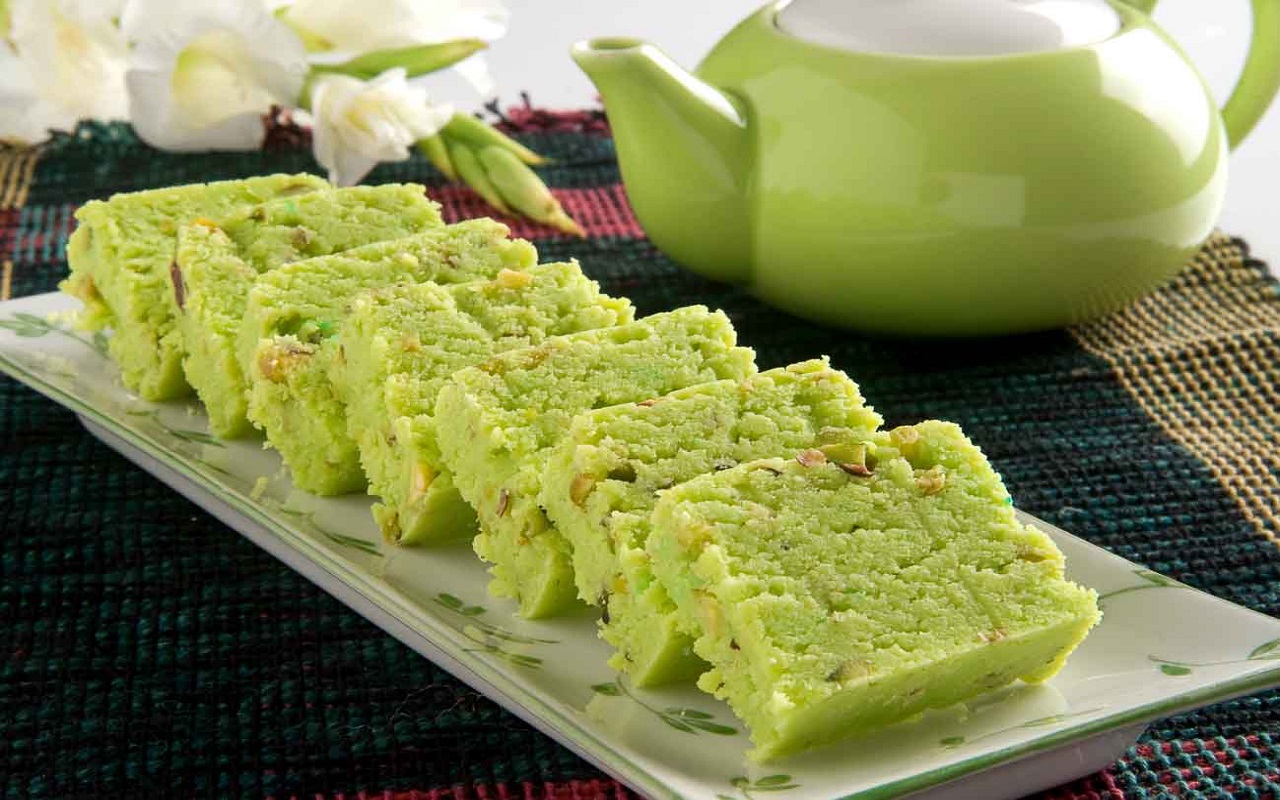 Karva Chauth 2023: You can also make Pista Barfi on Karva Chauth, you will be happy after eating it.