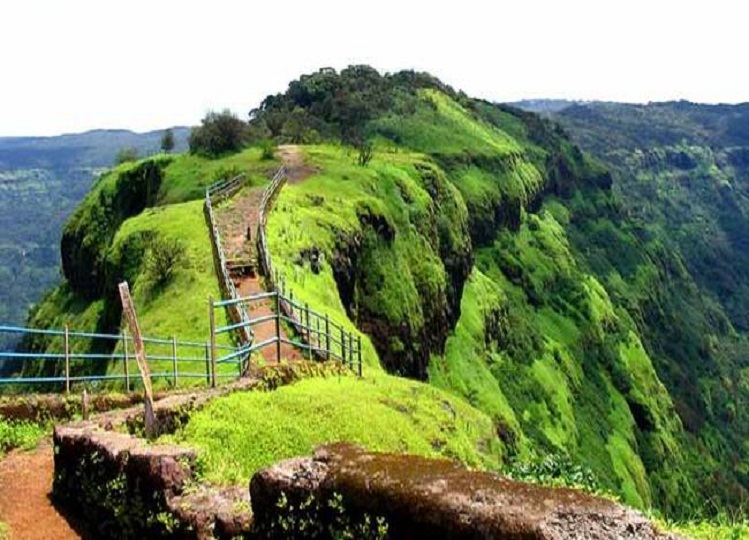 Travel Tips: You can also visit these beautiful places to visit in this rainy season