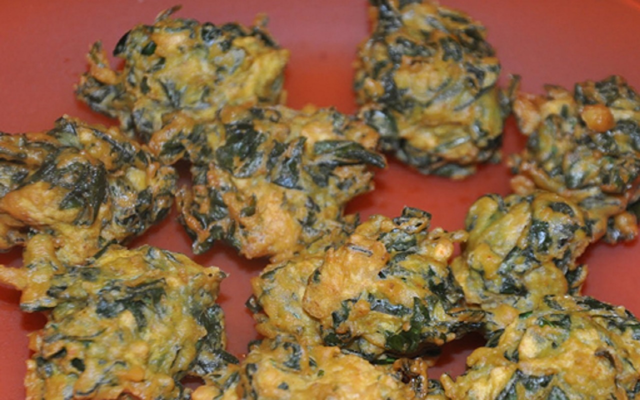 Recipe of the Day: Make delicious spinach pakodas on the weekend, this is the easy method
